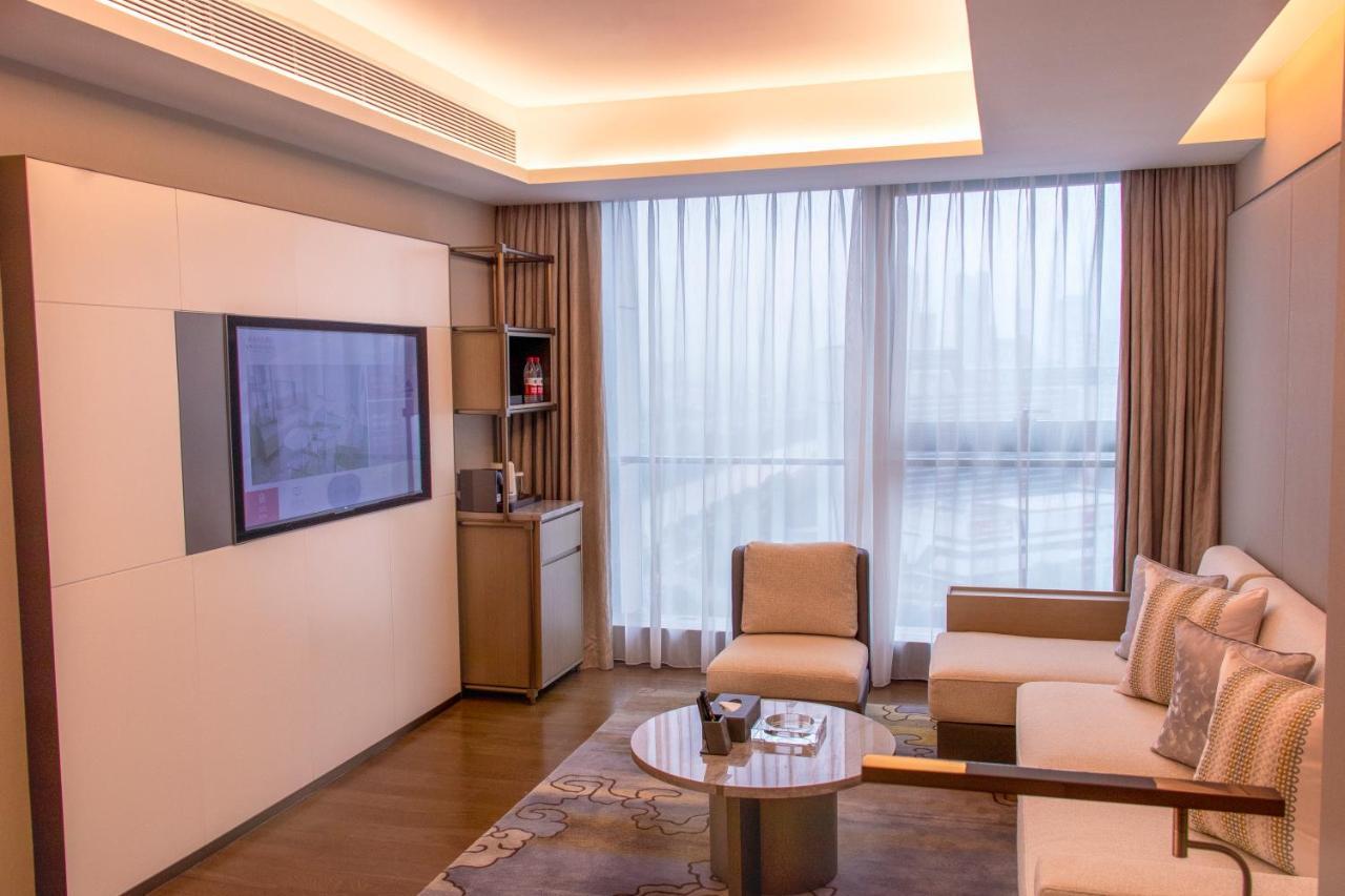 Guangzhou Pazhou Ln Dongfang Hotel Exterior photo