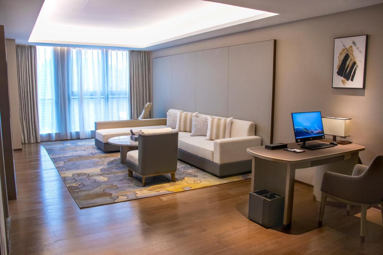 Guangzhou Pazhou Ln Dongfang Hotel Exterior photo