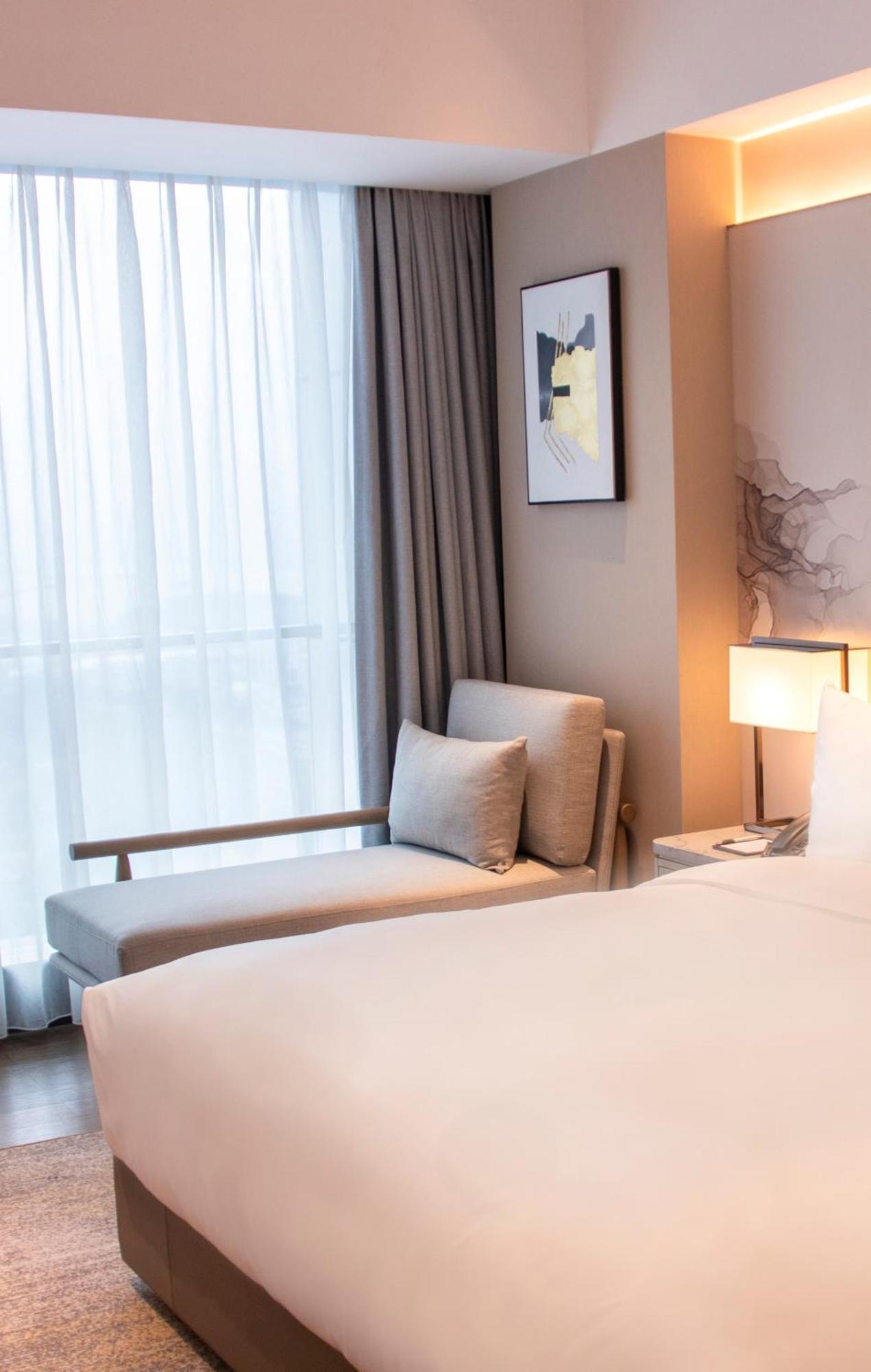 Guangzhou Pazhou Ln Dongfang Hotel Exterior photo